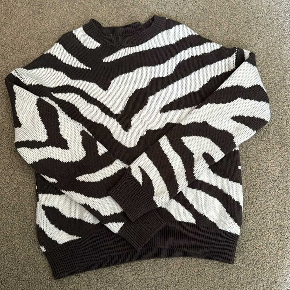 Melrose and Market Girls Sweater Size M 8/10
